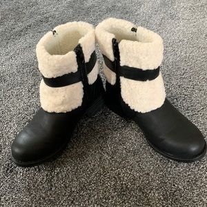 Fun Santa like boots. So many compliments. Wore two times. Very comfortable